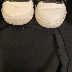 Worn Authentic Gucci Sneaks. Serial# 295382 size 6/12 C. Gucci | Shoes | Worn Authentic Gucci Sneaks Serial 295382  main image 3